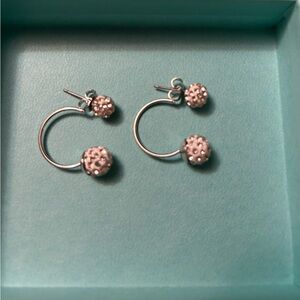 SOLD 💙GWP💙 Elegant Silver Hoop Earrings *SOLD*